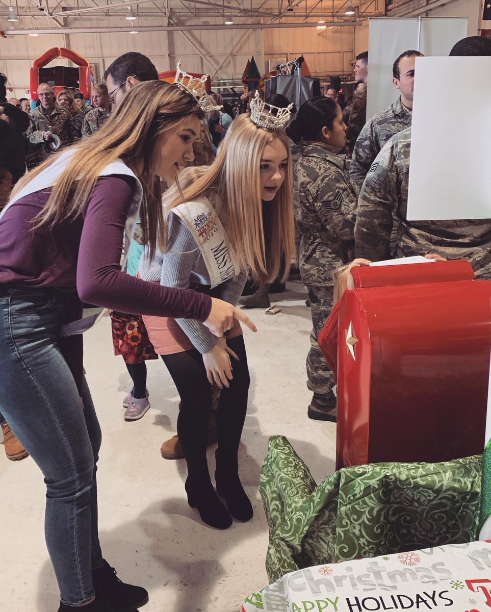 MAOTeenNJ's tweet photo. Today I had the opportunity to volunteer at the 177th Fighter Wing Family Holiday Party and it is truly one of my favorites events. It is so great to see all the families come together and celebrate the Holiday season. Thank you to the Indio family for continuously inviting me! https://t.co/Q1NNePkdxQ