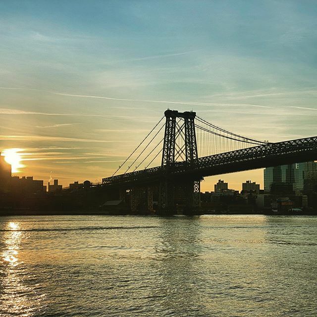 course_run's tweet photo. Sunrise over Williamsburg, Brooklyn. The Williamsburg Bridge will be celebrating it’s 116th birthday! https://t.co/2JIA3kLFaN

#travel #adventuretravel #traveling #tourism #tourist #newyorkcity #runningcommunity #running #womensrunningcommunity #run #brooklyn #marathon #manhatt… https://t.co/etFlyX9T05