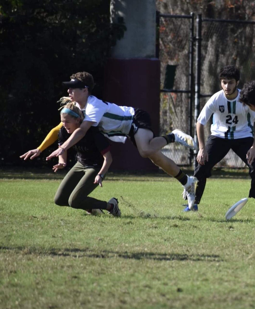 DUFLite's tweet photo. You could have just asked for her number @TUultimate https://t.co/oiFPbZ4XGy