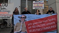EUSchwerbehind1's tweet photo. IPReG (RISG) - ALS-mobil e.V. kämpft weiter / #Behinderung #Inklusion #Deutschland #Hilfe #News #Berlin #RISG #IPReG #IPRG #norisg #nichtmeingesetz #noIPReG #Selbstbestimmung #Menschenrechte #Politik #Recht #Gesundheit #Pflege .. https://t.co/2vaEf9WWuO https://t.co/nNIQimtQKy