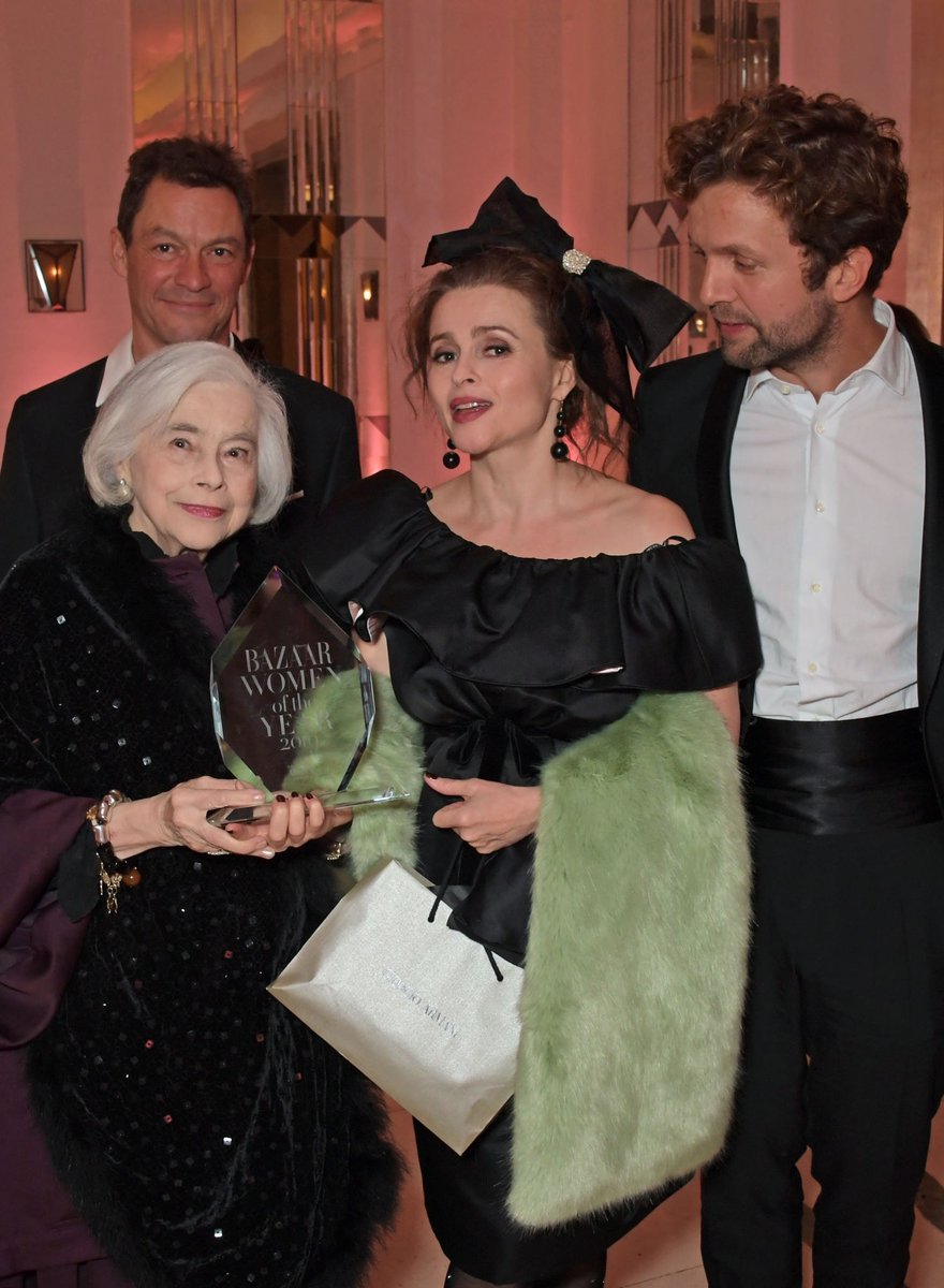 HelenaCentral's tweet photo. Oct 29 | Harpers Bazaar Women of The Year Awards 2019

https://t.co/8yQNSCyIWZ

#HelenaBonhamCarter #TheCrown #TheCrownNetflix #PrincessMargaret https://t.co/xKwL61tjM6