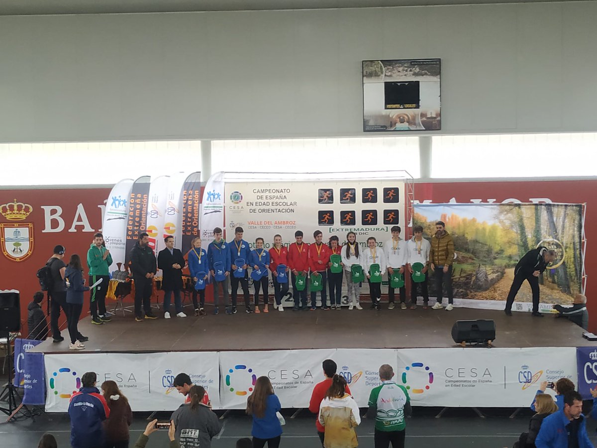nandogonma's tweet photo. No podía acabar mejor mi último #CESA19! Termino el campeonato consiguiendo dos bronces con mi equipo sub17, uno en los relevos mixtos y otro por Selecciones Autonómicas. Finaliza así, mi participación en el deporte base. Dar las gracias a @WEBFADO por esta magnífica experiencia. https://t.co/vTRwjzViRv