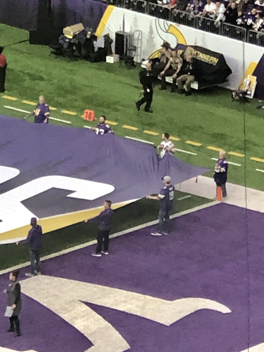 air92503's tweet photo. Treated my Mom to the #FanFlag experience today! #SKOL https://t.co/wpBPNssIb3