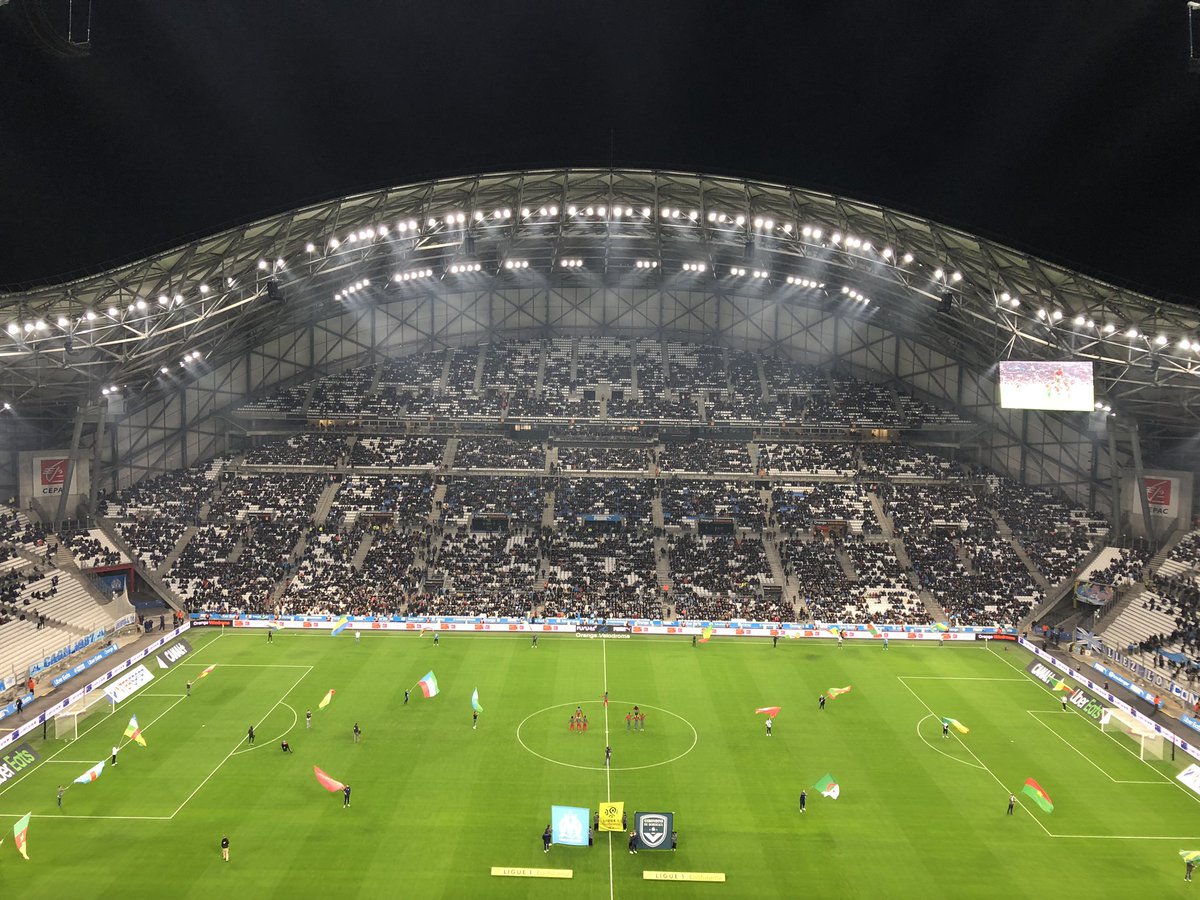 OMLaProvence's tweet photo. #OMFCGB : la température monte à l’@orangevelodrome. Coup d’envoi dans 10 min #TeamOM #OM https://t.co/YEPrZAmpdh