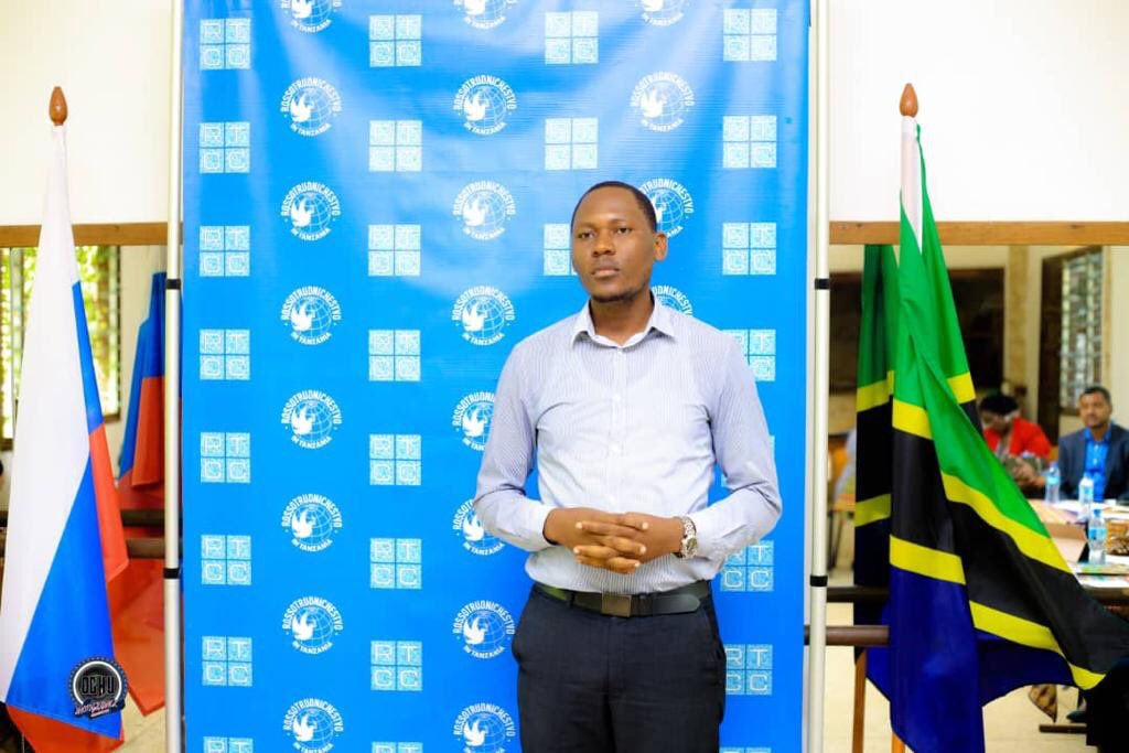 Rahim_Ndambo's tweet photo. The world is filled with many brilliant ideas but what we need right now is people who act to implement the many big ideas that can aid development and prosperity. @tcefoundationTz #Malezichanyacharityrun #joinus #runforgoodcause https://t.co/4tfDdz3Yb6