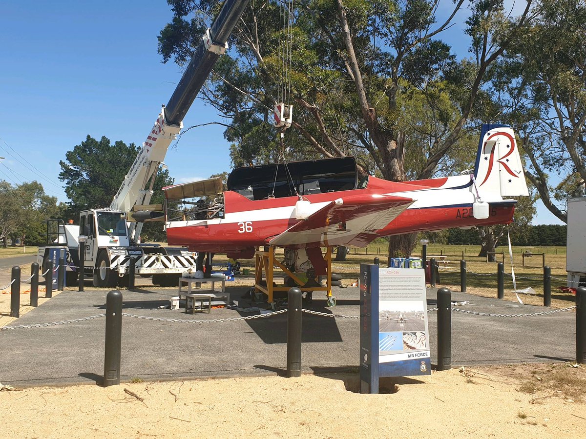 derwoodau's tweet photo. Former RAAF PC9A A23-036 being setup for its final home on display outside RAAF East Sale 25/11/19.⠀
#avgeek #aviation #photography #pc9a #eastsale #sale #australia #raaf #airforce #youradf #pilatus https://t.co/NWC1gV9YC5