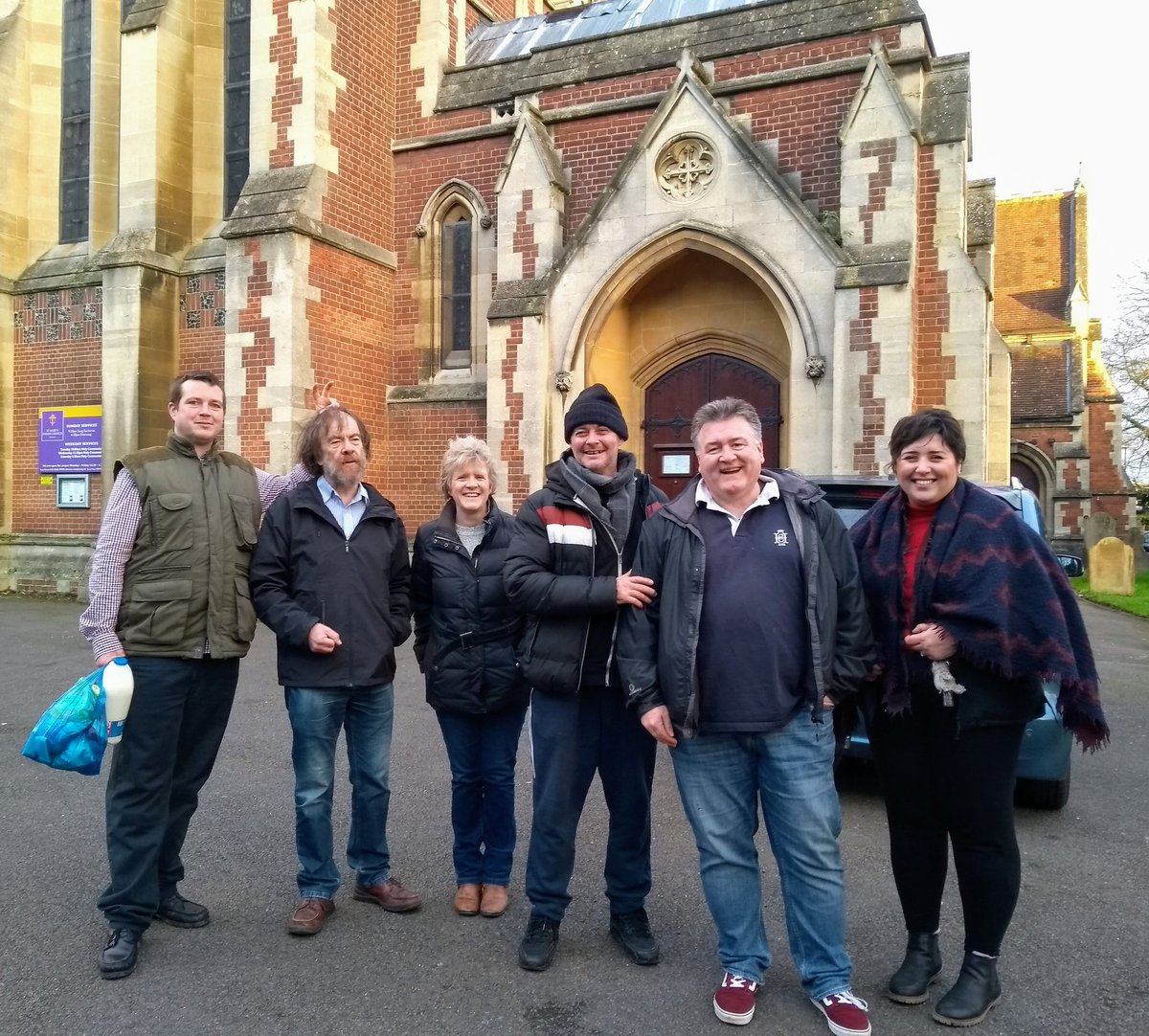 SloughOutreach's tweet image. Sunday afternoon outreach session with @londonsloughrun #Souprun🍜 and @SloughOutreach #BikeWorkshop🚲 at #StMarysChurch