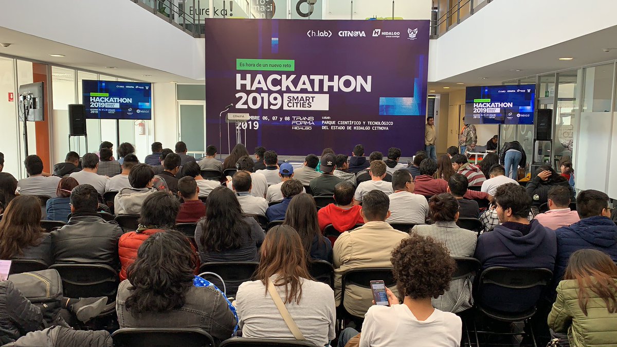 Esperando a los finalistas... #hackathon2019