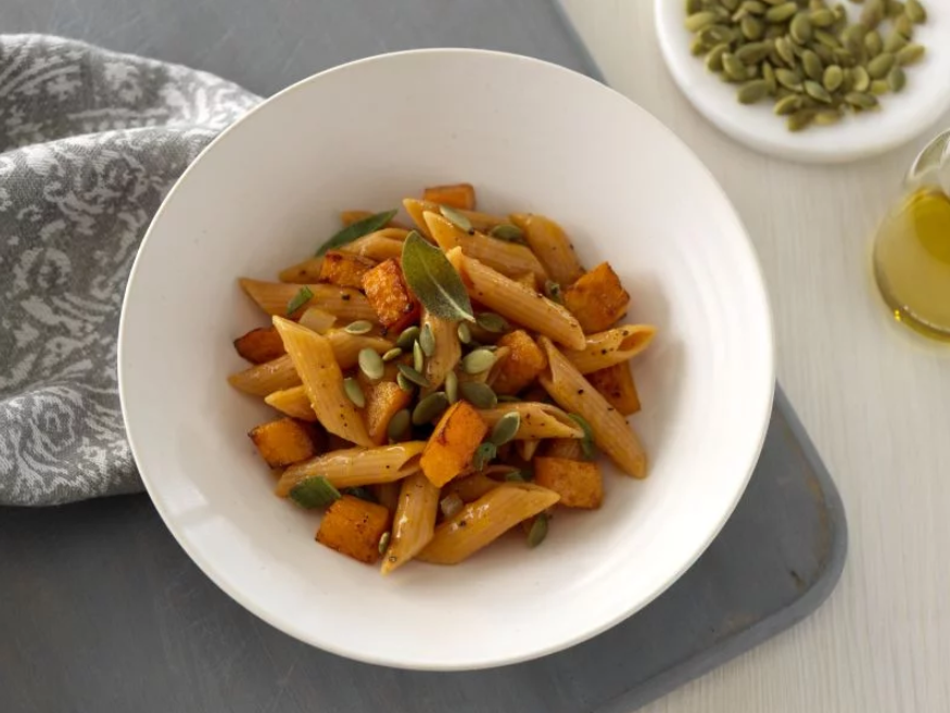 BarillaUS's tweet photo. #ChefTip: If you went a little overboard stocking up on butternut squash, roast and blend some into a creamy, golden sauce! ๐ #TeamCleanPlate
Full recipe: https://t.co/vWit5mtBO0 https://t.co/fA7eV5GLK8