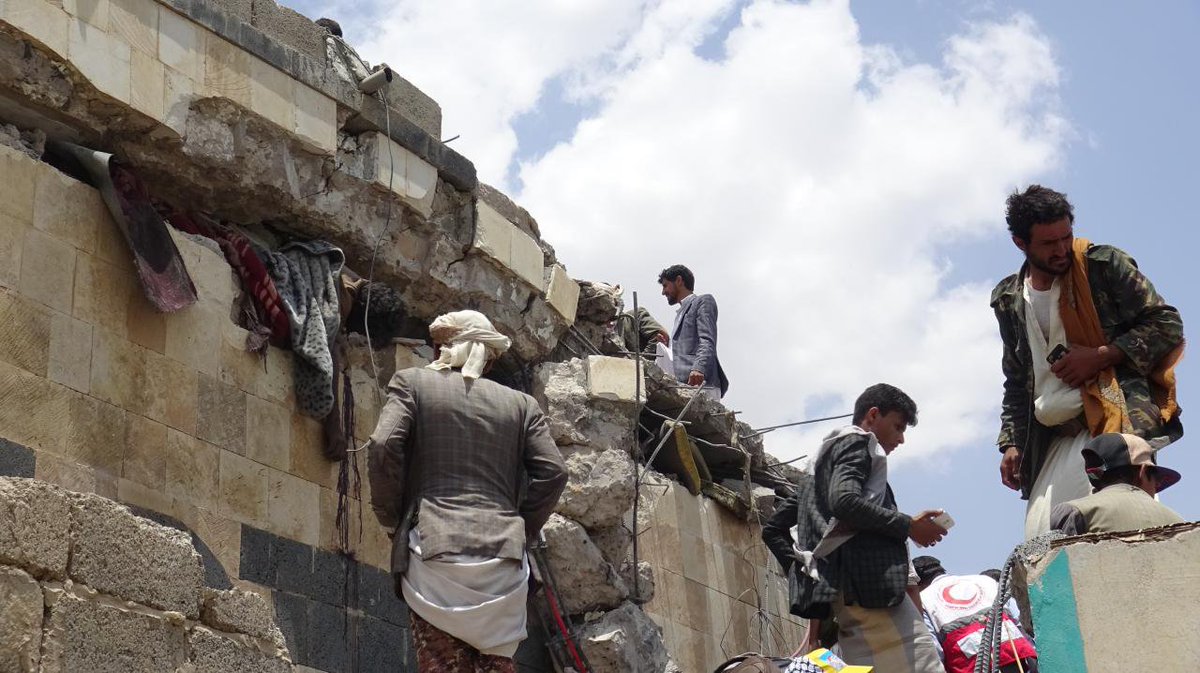 Arhab coffee house in #Yemen was targeted by the coalition warcrafts in Augst of 2017, leading to the death of 46 and the injury of 14
#HumanRightsDay
#اليوم_العالمي_لحقوق_الإنسان