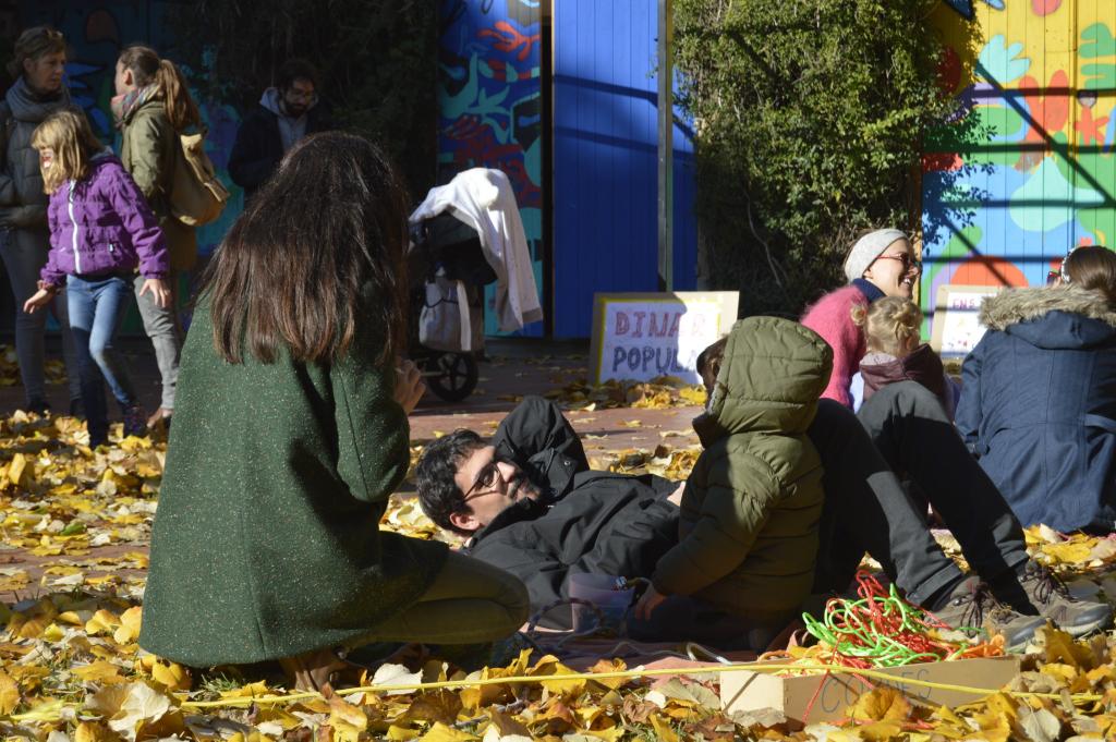 Moments de família a #parcsAMB <a href="/ParcsplatgesAMB/">Parcs i platges AMB</a>