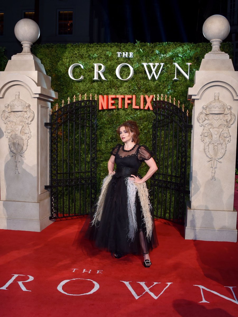 HelenaCentral's tweet photo. Nov 13 | "The Crown" Season 3 World Premiere

📷 https://t.co/dI6sy1WldL

#HelenaBonhamCarter #TheCrown #TheCrownNetflix #PrincessMargaret https://t.co/sQQjP3o98S