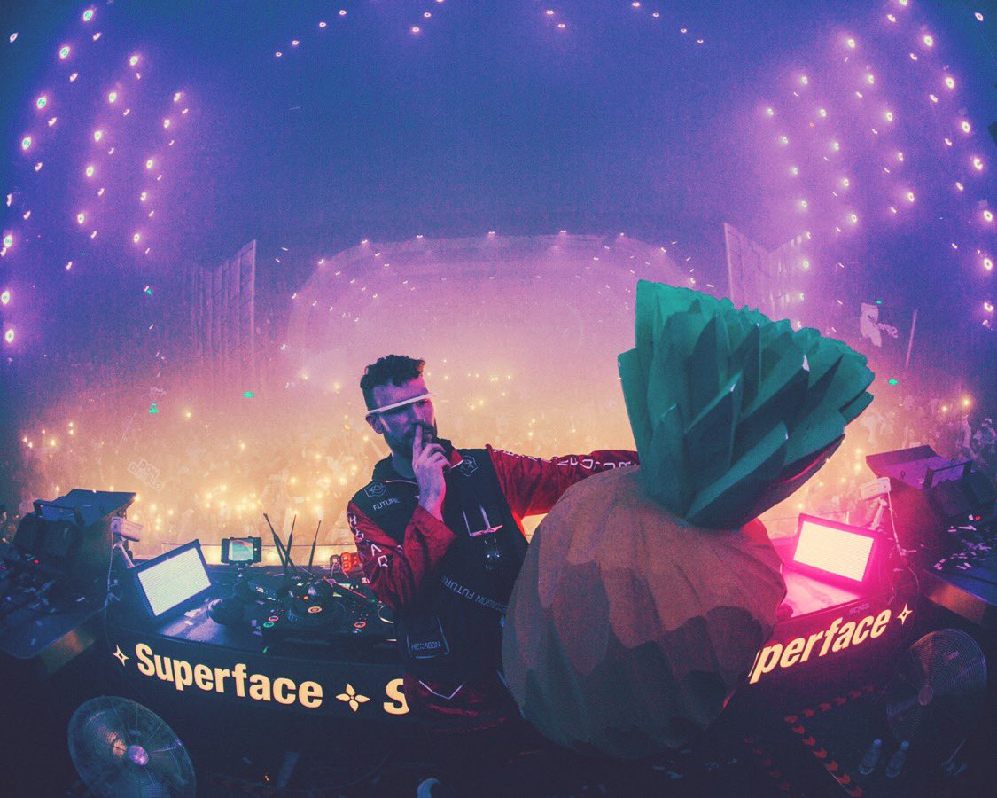 DonDiablo's tweet photo. Hi Mom 🙋🏻‍♂️ just calling in to let u know I had a great time in Singapore, China &amp; Vietnam this weekend. Didn’t sleep much so it was quite heavy, but what’s new!? I did eat a lot of vegetables though. As always. And I’m already flying back tomorrow. Again ✈️ Sending love, Donny 🖤 https://t.co/JyxzpIQYnr