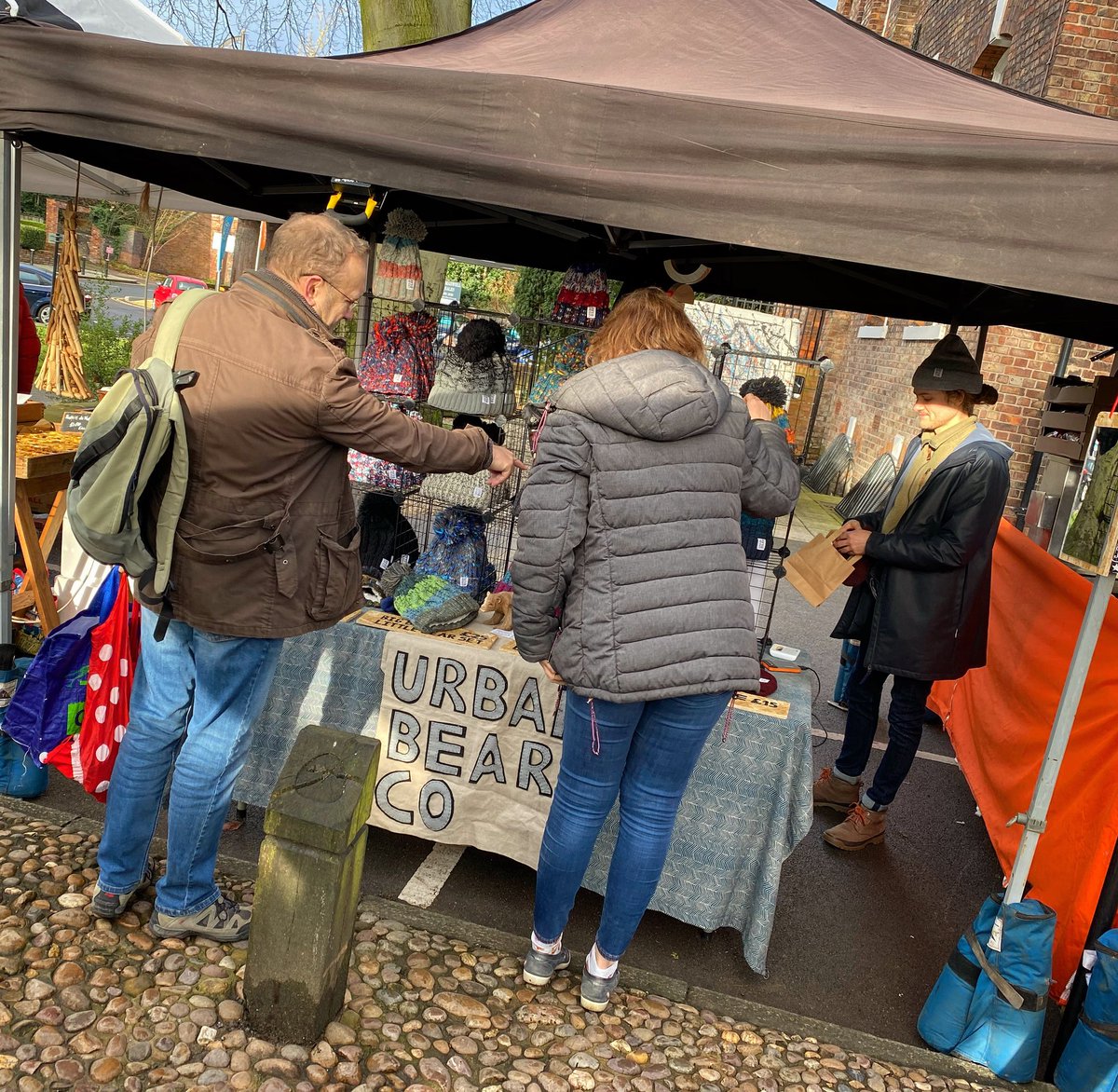Amazing day at #Cheadle <a href="/_makersmarket/">Makers Market</a> yesterday 🐻👊 people expect #urbanbearco #beanies in your #stockings this #Christmas ☃️🎄
.
.
#hats #stockingfiller #giftideas #cheadlemakersmarket #shoplocal #shopsmall #supportsmallbusiness #independents #beaniehat #beanies