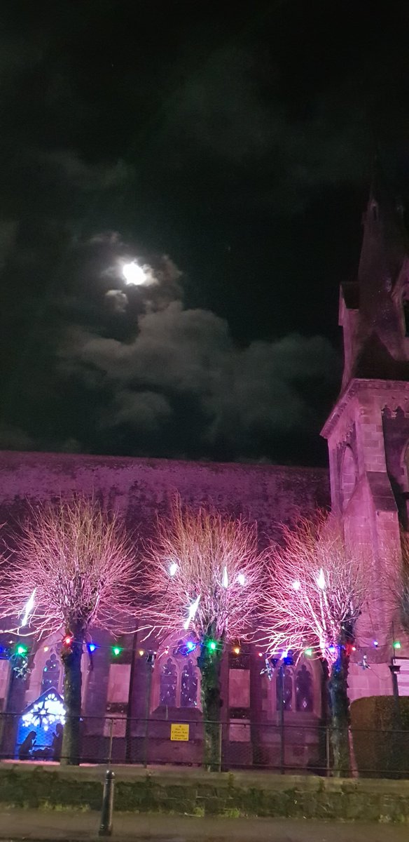 CosaigInners's tweet photo. 2/2 though the lights aren't too bad either π #GoTweedValley https://t.co/gX3kvnRriv