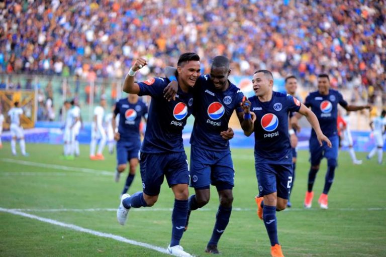 kventura97's tweet photo. Este equipo me ha hecho sufrir, pero también a través de ese sufrimiento me ha dado las mayores alegrías. Estos muchachos traban hasta con la cabeza, han puesto al Motagua en el lugar que merece. Hoy vamos con todo, Nada está escrito aún!
#CRE3R #HoyGanaMotagua https://t.co/gPNlgoylRB
