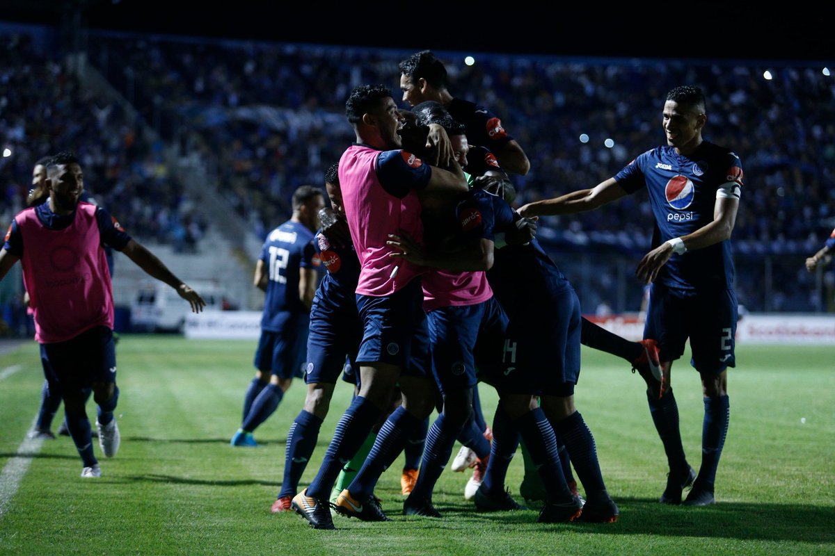 kventura97's tweet photo. Este equipo me ha hecho sufrir, pero también a través de ese sufrimiento me ha dado las mayores alegrías. Estos muchachos traban hasta con la cabeza, han puesto al Motagua en el lugar que merece. Hoy vamos con todo, Nada está escrito aún!
#CRE3R #HoyGanaMotagua https://t.co/gPNlgoylRB