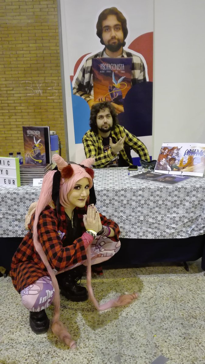 VegaNya's tweet photo. Press F
Un gustazo conocerte en persona @DayoScript !!! Gracias por pasarte por Sevilla!! #Mangafest19 #mangafest #protagonista #comic #youtuber #DayoScript #chibiusa #sailormoon #memeverso https://t.co/eXvyeiBbEa