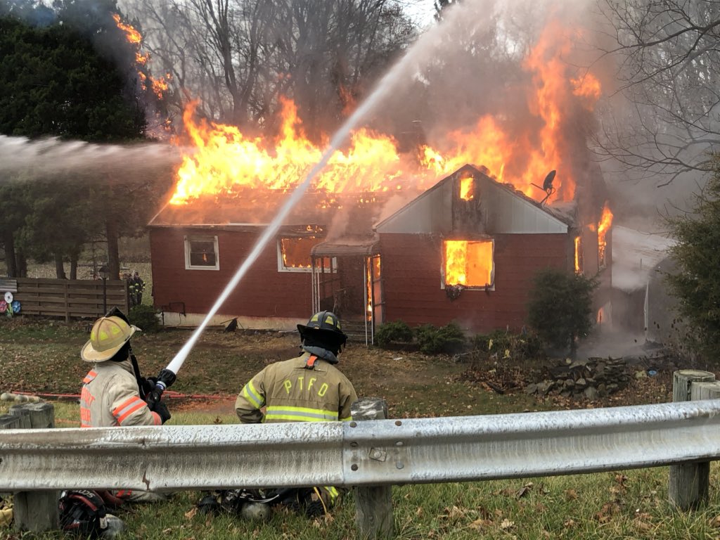 TimWcle's tweet image. The big plume of black smoke in Painesville is a controlled training fire for multiple departments.