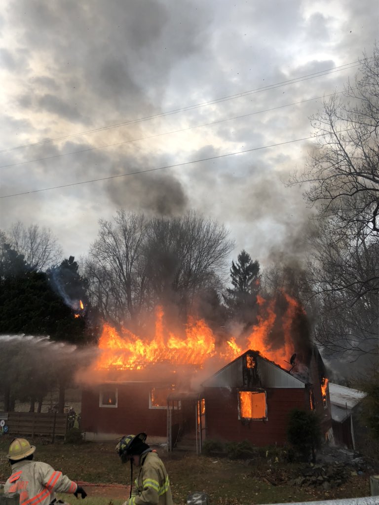 TimWcle's tweet image. The big plume of black smoke in Painesville is a controlled training fire for multiple departments.