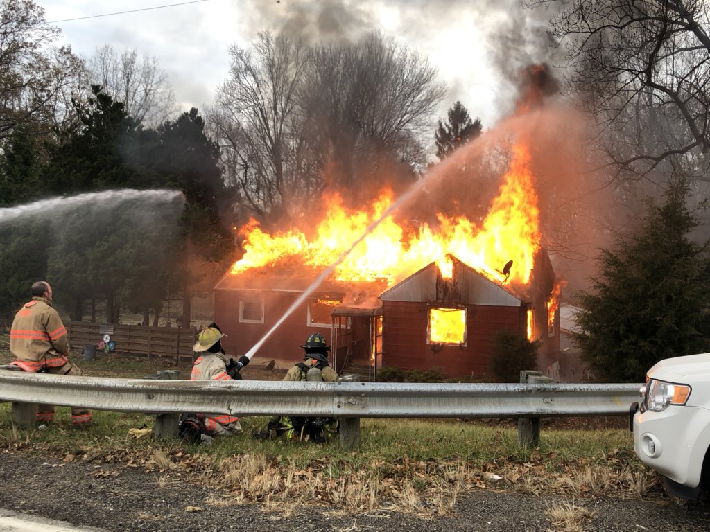 TimWcle's tweet image. The big plume of black smoke in Painesville is a controlled training fire for multiple departments.