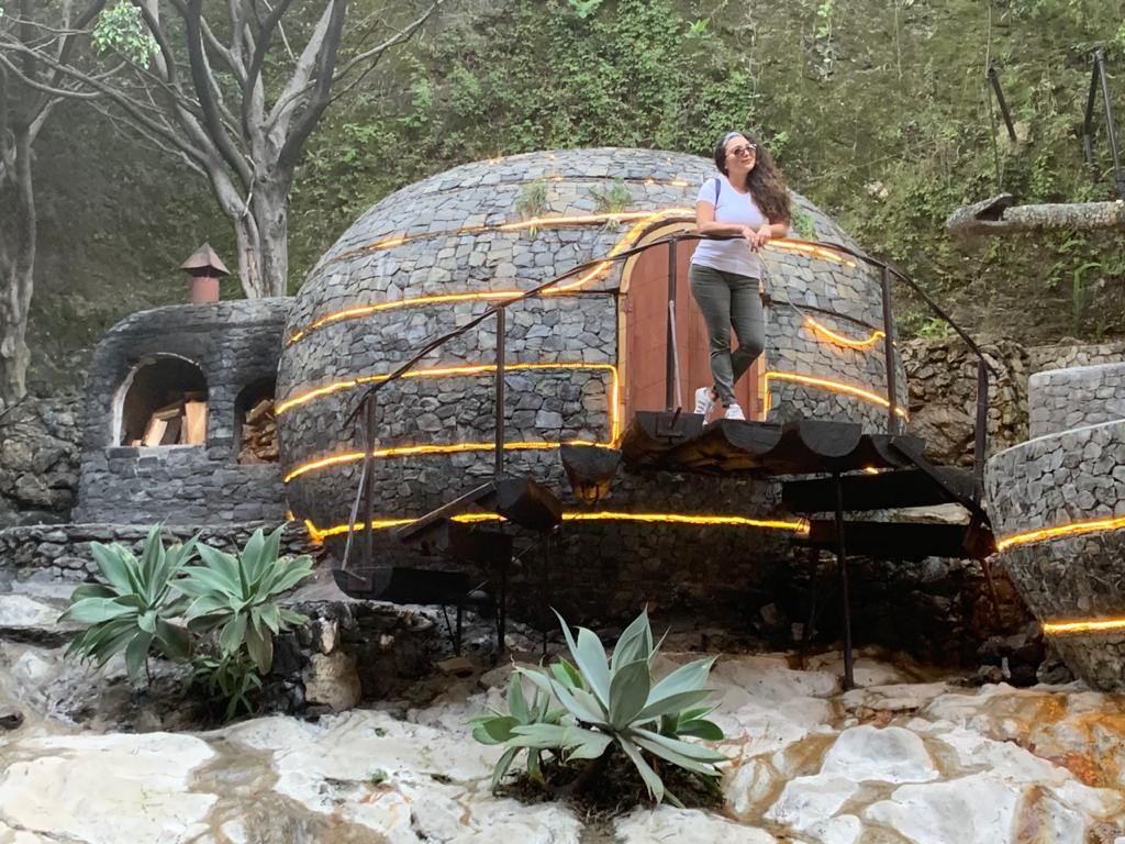 PauPaleta's tweet photo. Apunto de entrar al temazcal 🤩 https://t.co/tsxZS9DuX8