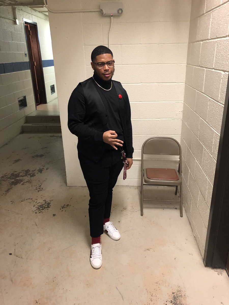 51_dayday's tweet photo. On some millionaire shit♦️ https://t.co/QBJ9KY19qz