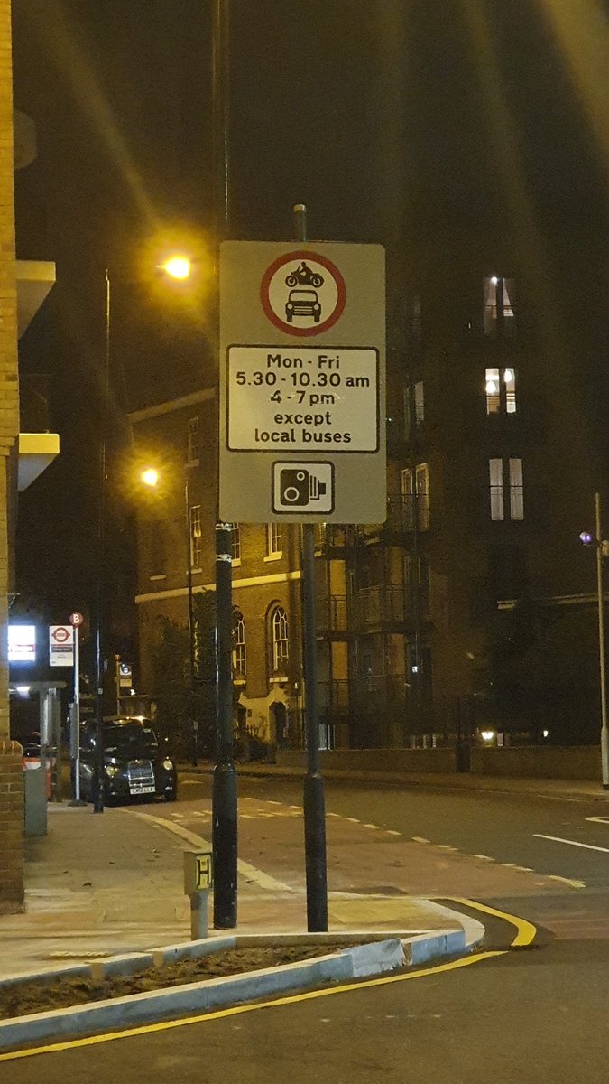 maolabode's tweet photo. Sampson St left into  wapping High Street https://t.co/1PRYgWZRUt