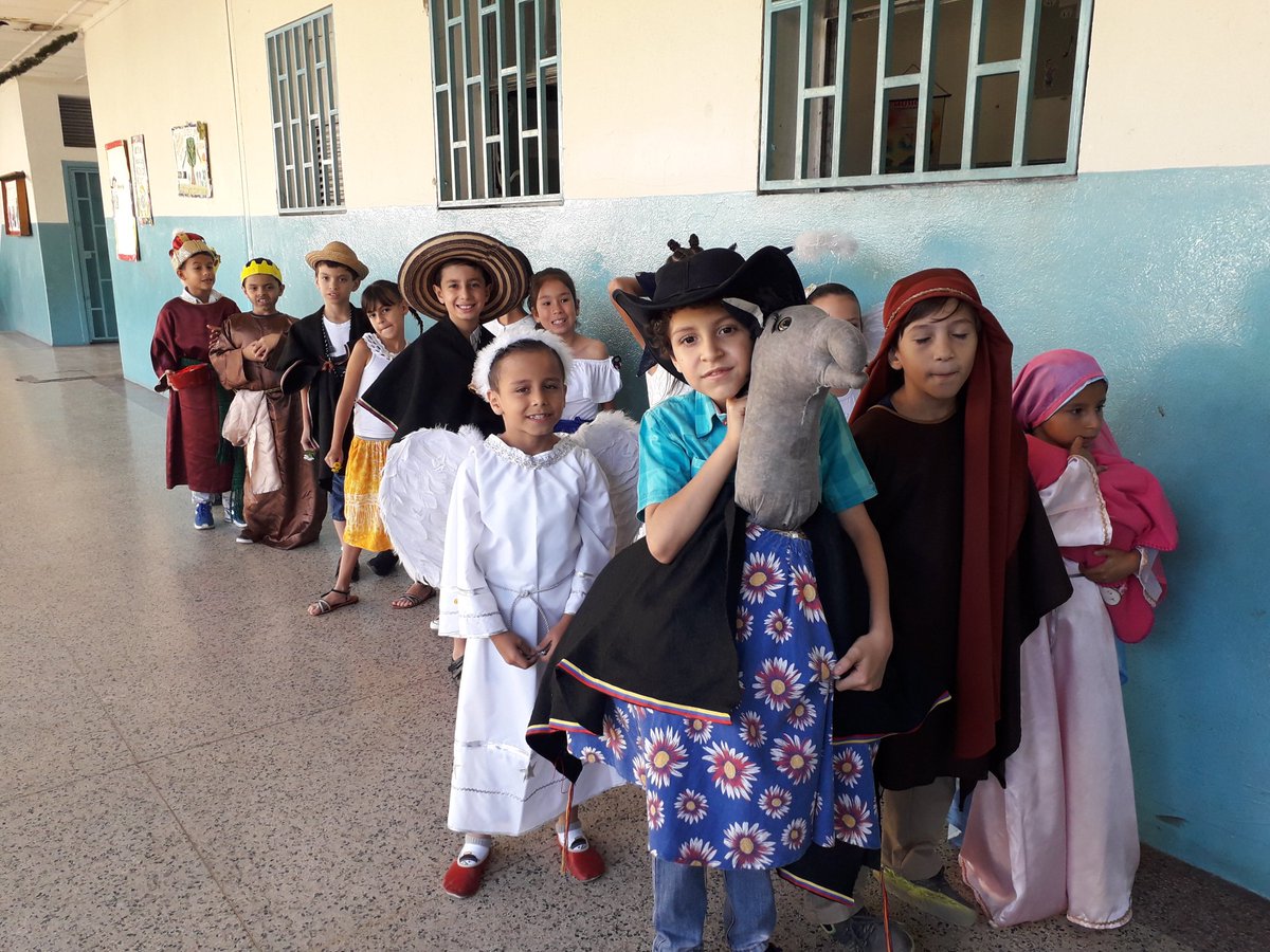 carlosrangelian's tweet photo. #ParrandonNavideño2019 Institucional y Circuital N°3 en la Escuela Nacional Carlos Rangel Lamus Mcpio San Cristóbal Edo Táchira @MPPEDUCACION @fernanblanc @serviots @Crazet2011 @NicolasMaduro @charlychaves @ZonaEducTachira @psuvaristobulo https://t.co/o9jVBH6yUo