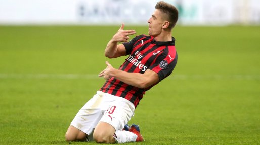 NaszFutbol's tweet photo. Nieco ponad 4️⃣5️⃣0️⃣ minut - tyle czekał Krzysztof #Piątek na kolejnego gola w #SerieA w barwach #Milanu.
#wloskarobota #BolognaMilan #BOLMIL https://t.co/rLkUAx6PFr