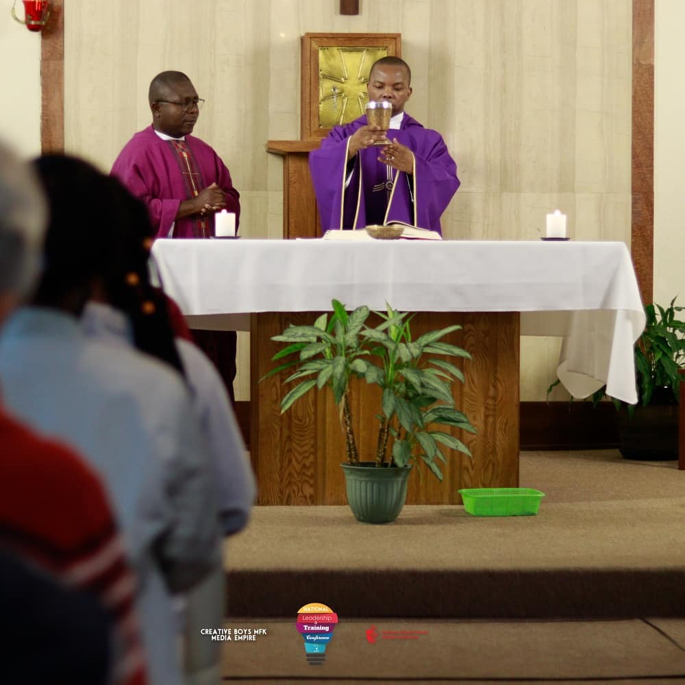 ACTSNational's tweet photo. Day 2: Starting with Mass by Fr. Mthe Dlamini and Fr. Robert Kamangu and had presentations like Christus Vivit, Sexual misconduct by Church personnel and He for She campaign
#ACTS #ACTSNATIONAL #ACTSNLTC #DAYSOFACTIVISM #SACBC_YOUTH #CatholicsOnCampus https://t.co/jeXBrMIGtE
