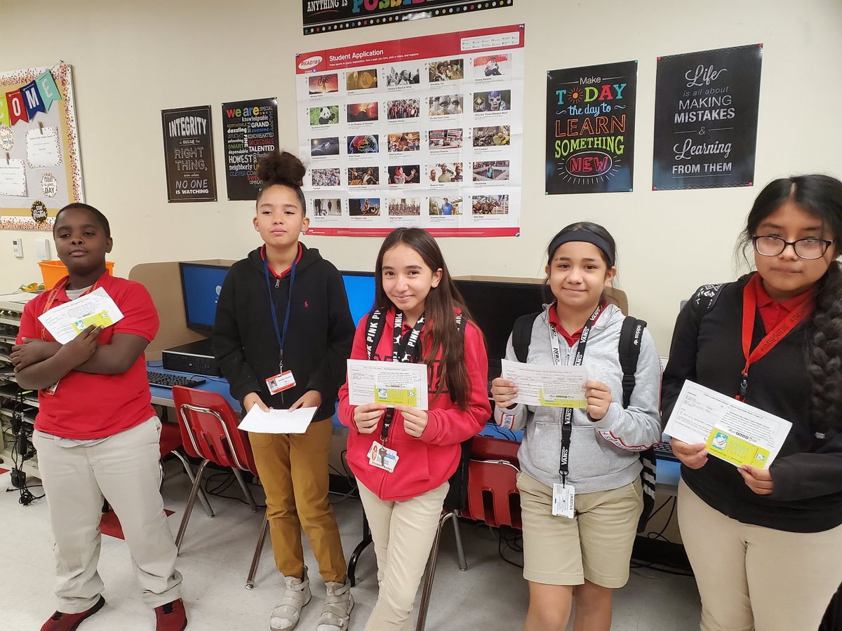 ms_wroblewski's tweet photo. Students showing-off their new public library cards. Thanks Mr. Jensen! @IMS_Indians https://t.co/25o7HqCBhI