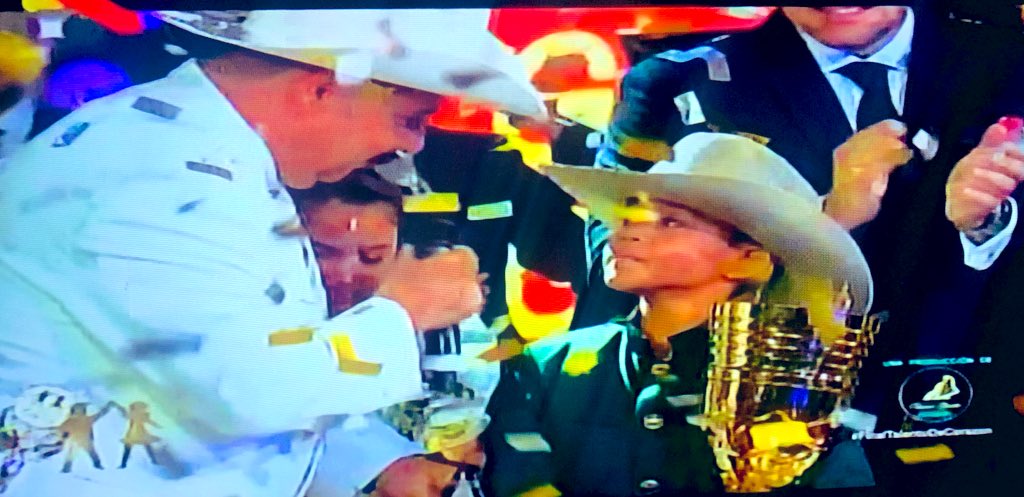 RMarcoTorres's tweet photo. #8Dic ¡Grande Manuel Pinto! Primer lugar masculino de la #FinalTalentoDeCorazón; nos sentimos orgullosos de que hayas llevado con tu canto la fuerza, el sentimiento y el amor de esta tierra ¡En #Aragua estamos de fiesta! @CorazonLlaneroM https://t.co/KOdLTQapoo