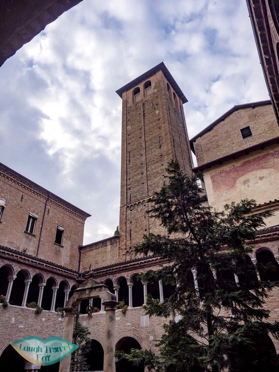 laughtraveleat's tweet image. #Bologna is the capital of the Emilia-Romagna region and one of the most historic cities in #Italy. It is the gastronomical capital of Italy and is famous for its red roofs. Here are some top sights you don’t want to miss:  bit.ly/35dK2ZL