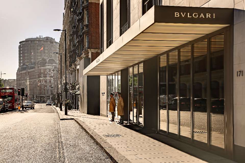 Spa therapist job opportunity: Spa Therapist with The Bulgari Hotel London in London, UK. Find out more and apply now! @bulgarihotels #spa #spajobs #spatherapistjobs t.lei.sr/RKw2z9