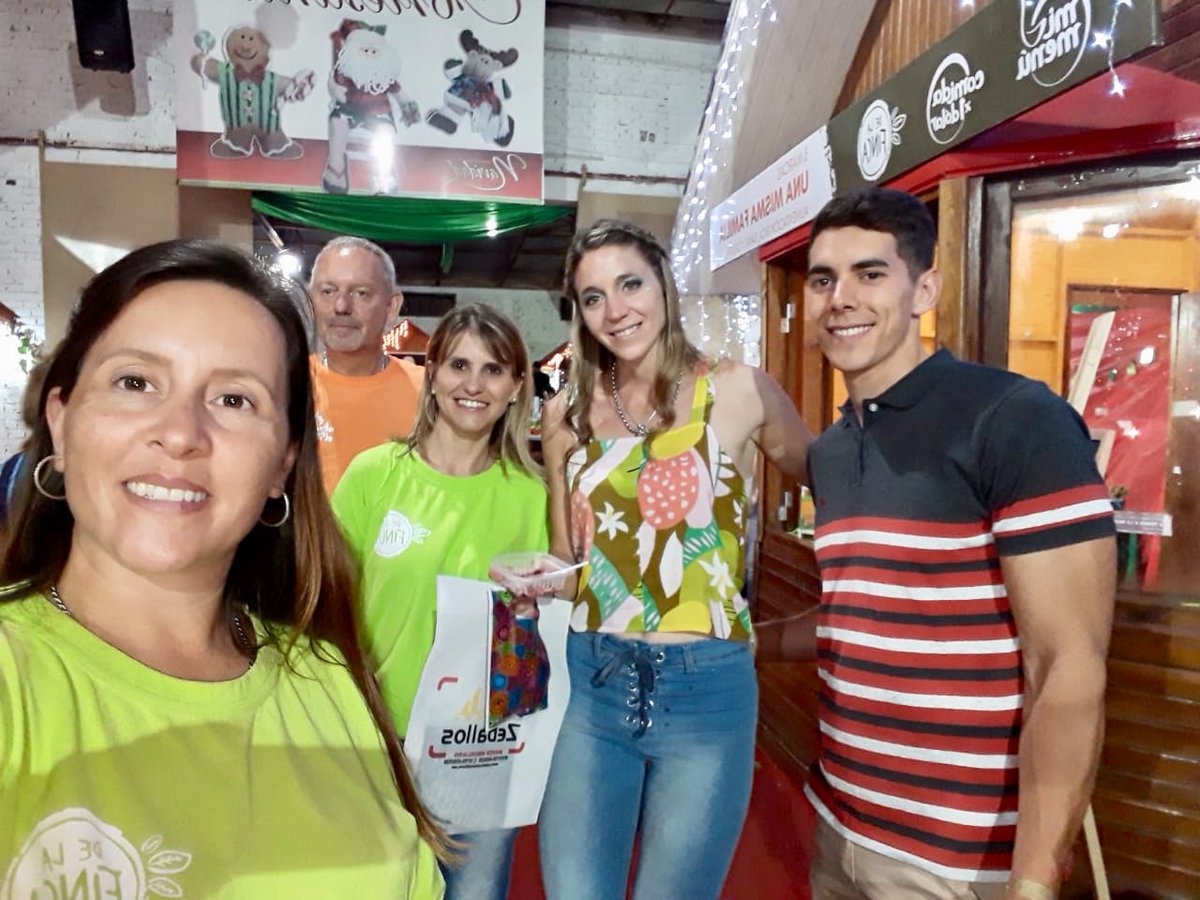 MatiasSebely's tweet photo. • #DeLaFinca • #ComidaPorUnDolar • #MiMenu
En la Fiesta Nacional de la Navidad de Alem.
¡Acá nos vemos! https://t.co/d2NjL3fk79