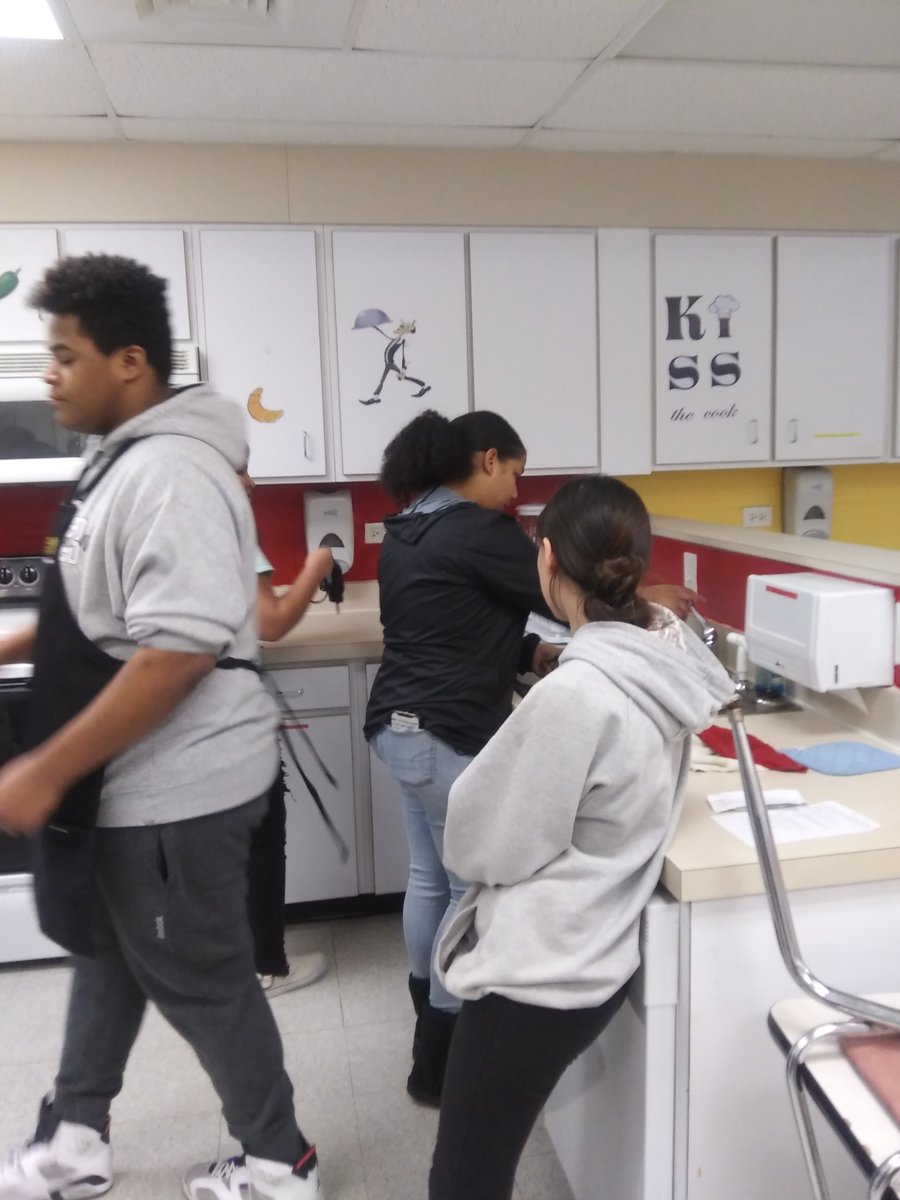 cboyles07's tweet photo. pancakes and scrambled eggs lab https://t.co/v2IT7ilPLd
