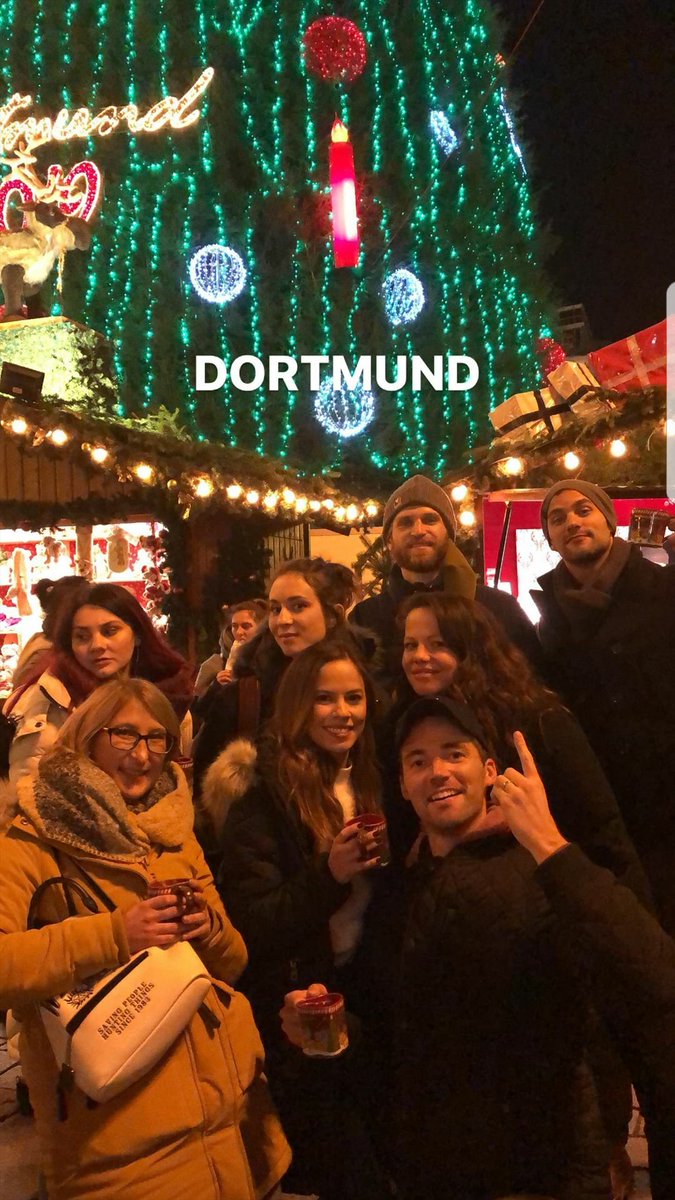 juliadesreb5's tweet image. Crying😢😢😢 
Why am I not German???😑
#PLLCon #PLL