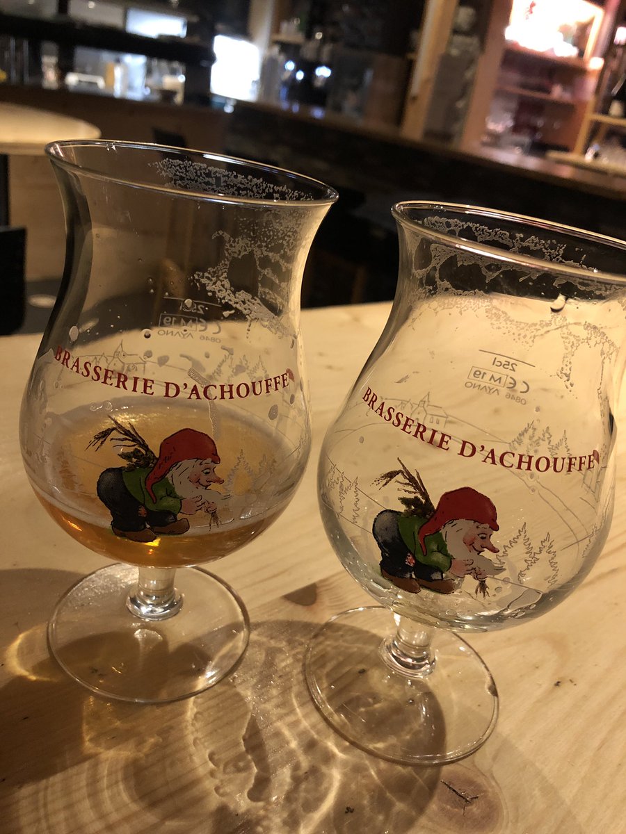 lizkellettuk's tweet photo. Cutest little glasses ever #blondbeer #seasonlife #Christmas #verbier #chaletlife just need some more snow before work kicks in hey @Erniechef https://t.co/QvAEvkUseJ