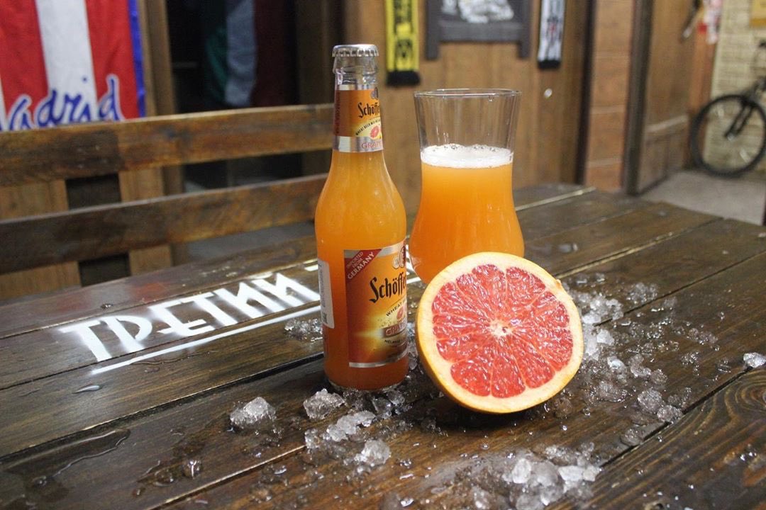 A Schoff a day keeps the cold away #Schofferhofer #grapefruitbeer #pomegranatebeer #beertime #winter
