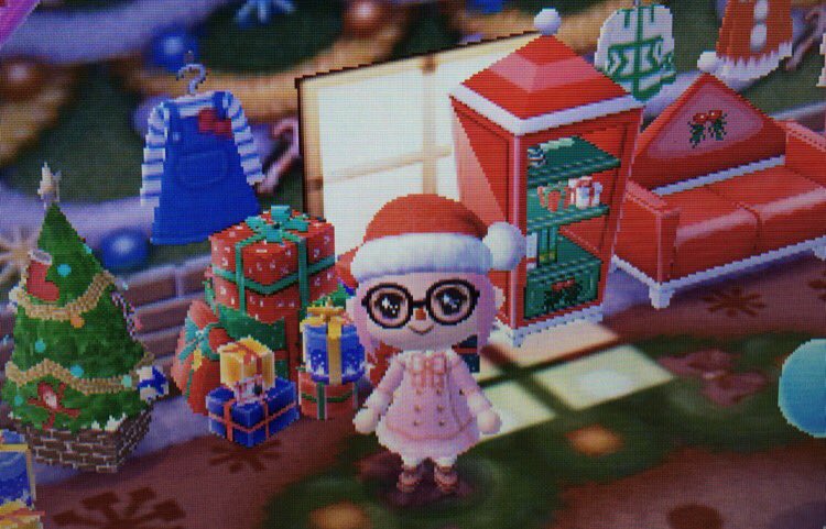 AnimalC24553968's tweet photo. ❄️Christmas at my house!!!😃🎅🏻🎄💖😍❄️#ACNL #animalcrossing #AnimalCrossingNewLeaf #AnimalCrossingFriendCode #AnimalCrossingPC https://t.co/Fcrzm6V9i1
