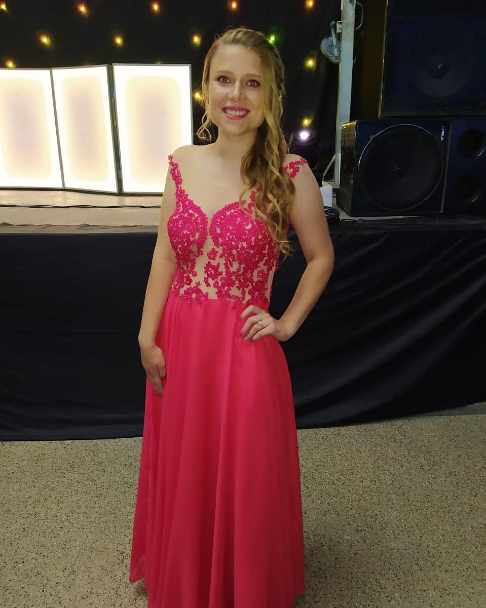 Aitamule's tweet photo. Aca también  porque me sentía  linda y estoy re orgullosa de haberme hecho mi vestido https://t.co/lu2Ti1cOmJ