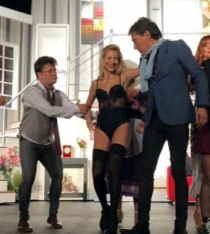 ABOGACUERVAX2's tweet photo. LA PRIMERA DAMA??? #MeJodes,,, JAAAAA
#SonImpresentables https://t.co/KsTjj2w7F1