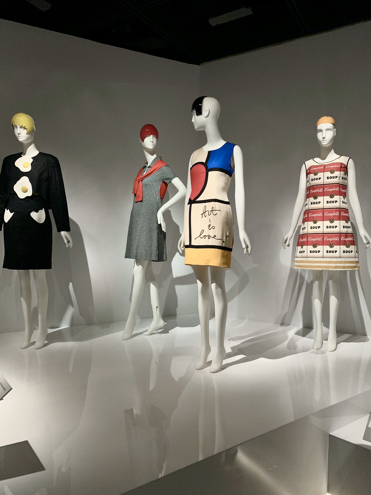 archivealive on X: ”The Message is the Medium: Fashion That Speaks”  gallery of “In Pursuit of Fashion: The Sandy Schreier Collection”  highlights contemporary post-WWII fashion w/ designs from Stephen Sprouse,  Chloè, Patrick