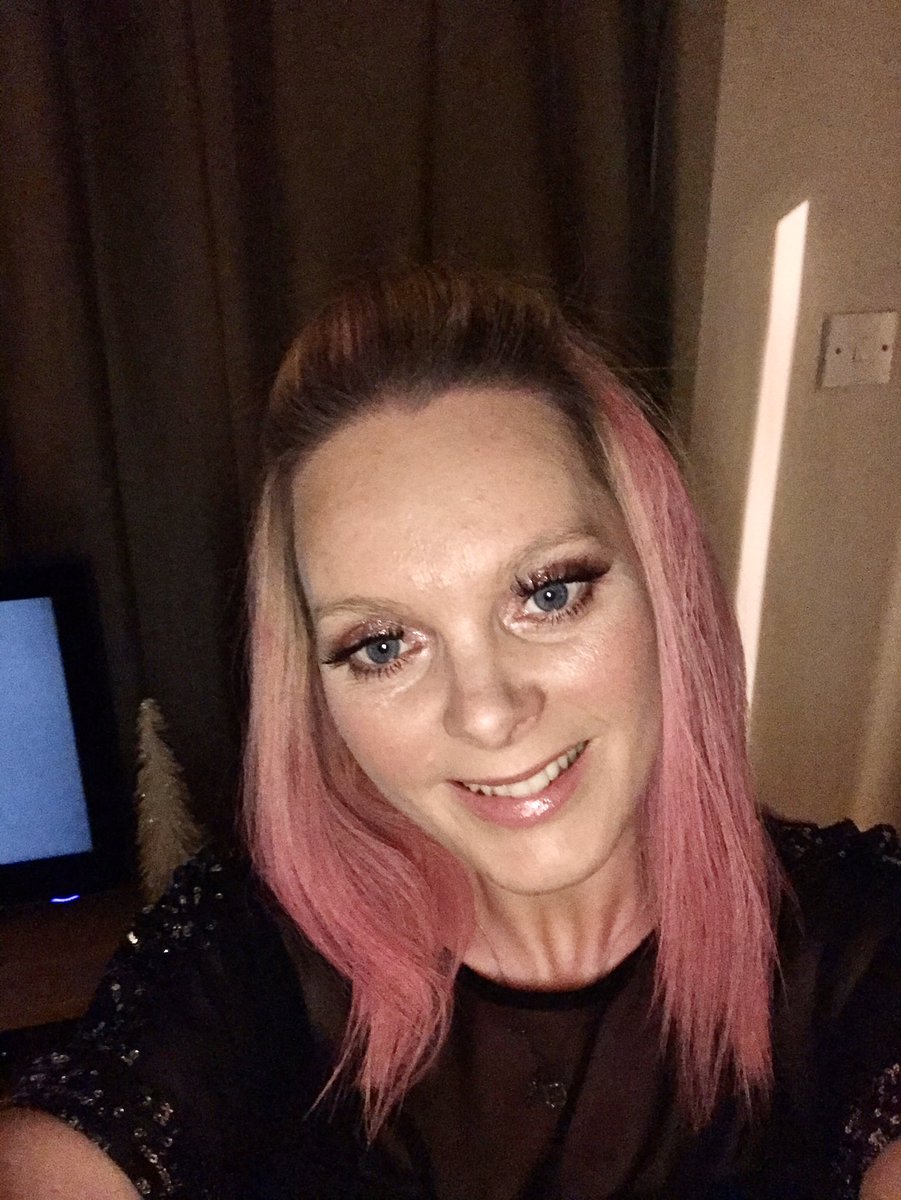 LadyHebbs's tweet photo. Bit of pink last night #womensvscancer #fundraising https://t.co/Vdes1vkT7j