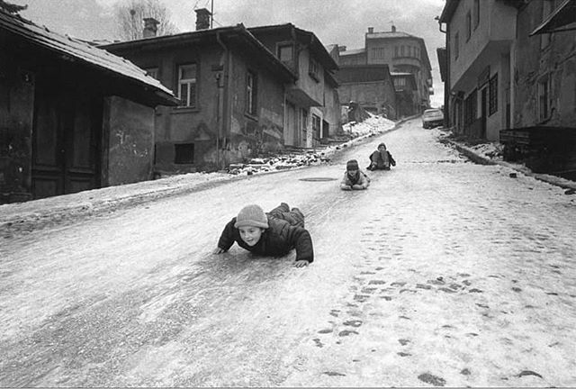 SarajevskaS's tweet photo. Zimske radosti nekada 😍❄⛄
.
.
#sarajevo #sarajevskasehara #bestcity #bigcity #love #sarajevophotographers #photography #fullofhistory #sarajevofulloflove #sarajevofullofhistory #sarajevskafurka #olimpiccity #welcome #beourguest #visitsarajevo #visitb… https://t.co/bI4qyH1nz1 https://t.co/FgU1I841s4
