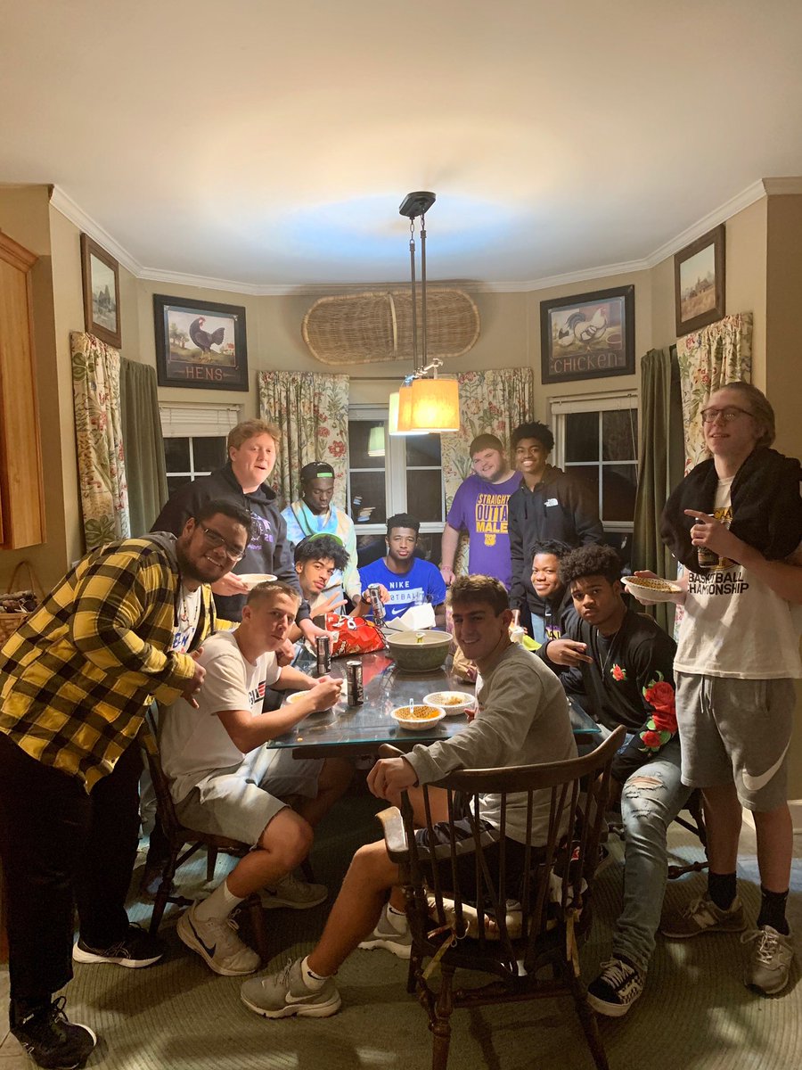 ElijahParish01's tweet photo. This year I learned a lot and formed a brotherhood with all my teammates. I will forever be grateful for the best offensive linemen and skilled players in the state. Male challenged me and taught me so much on and off the field. I wouldn’t trade the last four years for anything. https://t.co/WQOOTQ52Ss