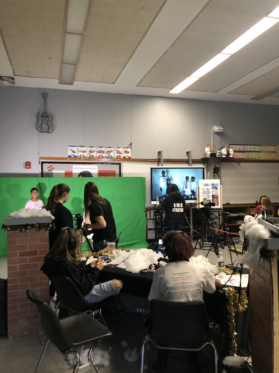 dna332's tweet photo. Mepham’s 1st Winter Festival  over 100 families showed up @MephamHS @FapaMepham @BM_Broadcasting @bmchsd @MephamArt @NBUFSDPride https://t.co/96UPxQuRwe