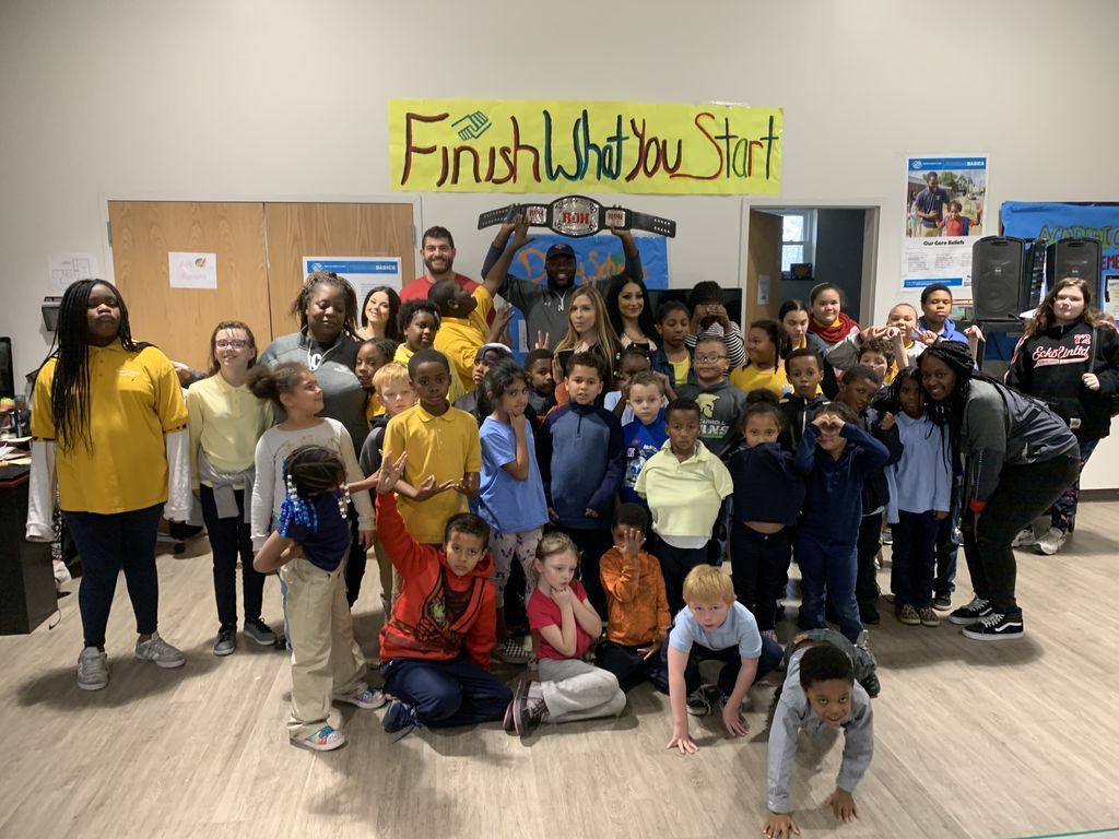 ringofhonor's tweet photo. ROH Stars @MileHighMagnum, @MandyLeonxo, @QuinnMcKay, and @RumbleBunny777 visited the Boys &amp; Girls Club In Baltimore, MD this past Wednesday and had a blast hanging out with the kids and giving away free ROH gift bags! 

We can’t wait to see you all at Final Battle! https://t.co/ykxEzWyK2e