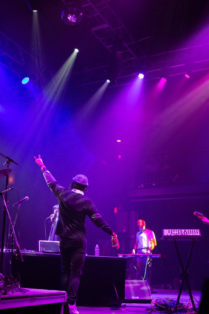 anexis__'s tweet photo. Performed a sold out show in front of 1,200 + ppl. This was the easiest thing I ever did, it was just pure love and fun 💕 https://t.co/oRg5rK5q0G